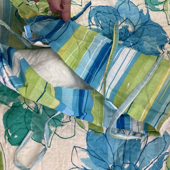 VTG Standard Shams 2 Bed Pillow Cases Beachy Cottage Blue Green Stripe Floral - Picture 3 of 5